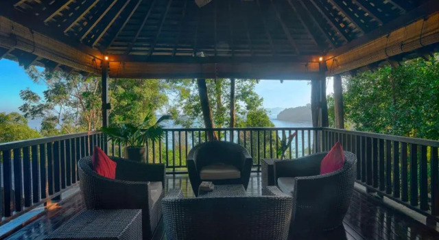 Люкс Deluxe Bunga Raya Island Resort & Spa