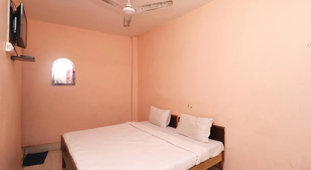 SPOT ON 38175 A K Rajput Guest House, Забронировать Гостевой дом Sundar Nagar Нью-Дели