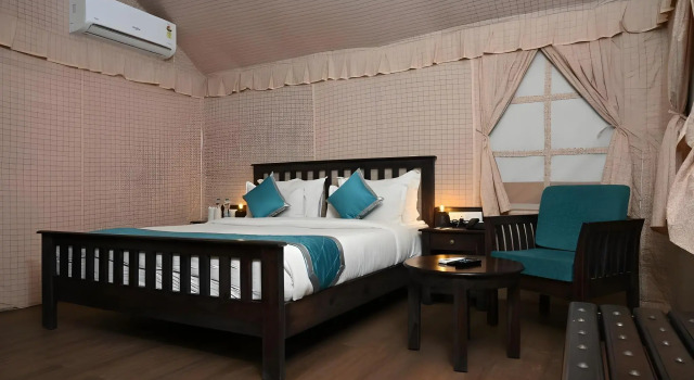 Hotel Chirag, Забронировать Отель Отели штата Раджастхана с парковкой, Парковка