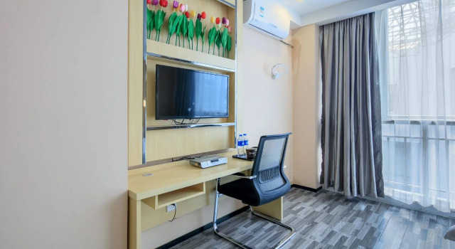 Yimi Inn Guangzhou Fangcun Pier Branch, Забронировать Отель Ли-Ван Гуанчжоу, рядом с Church of Our Lady of Lourdes