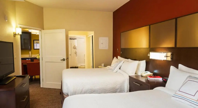 Двухместный люкс c 1 комнатой Residence Inn by Marriott Ottawa Airport