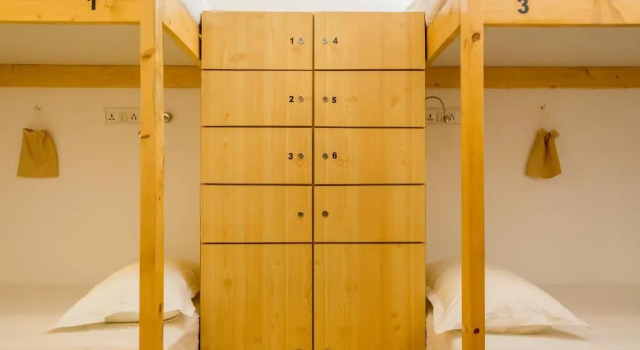 Кровать в общем номере (женский номер) Nap Manor Hostels