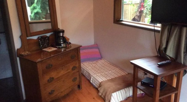 Bev & Sandy's Place B&B, Book Bed and Breakfast Nanaimo 