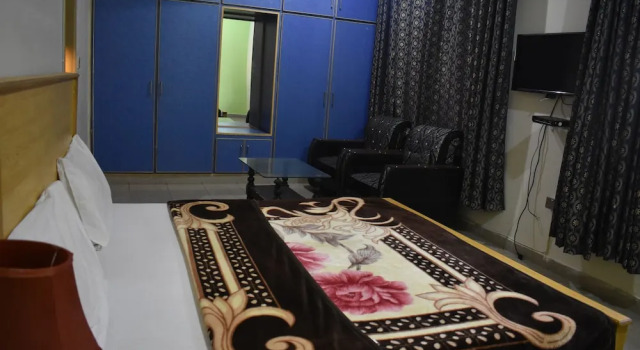 Hotel Falcon Inn, Rezerwuj Hotel Hotele w Punjab Region z parkingiem, Parking
