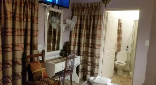LekkeRus Guest House, Prenota Affittacamere Hotel economici a Vereeniging
