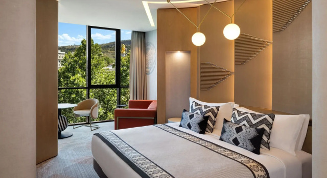 Paragraph Freedom Square, A Luxury Collection Hotel, Tbilisi