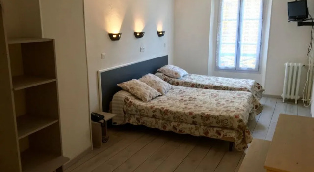 Hôstellerie de l'Aiglon, Забронировать Отель Отели в центре Динь-ле-Бен с завтраком, отели в центре Динь-ле-Бен с завтраком