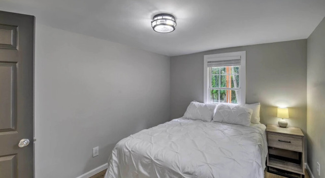Updated Bristol Retreat ~ 2 Miles to Downtown!, Reservar Casa de férias Bristol Virgínia