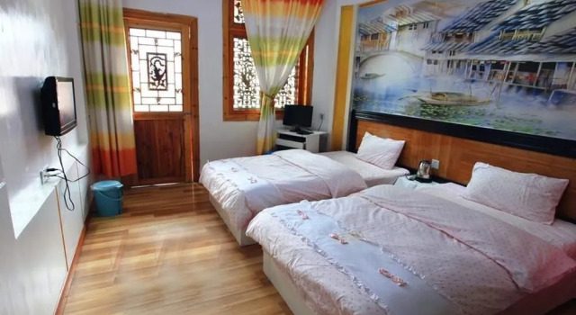 Yijian River View Guesthouse(凤凰亦间江景民宿), Rezervovat Hotel Feng-chuang Hunan