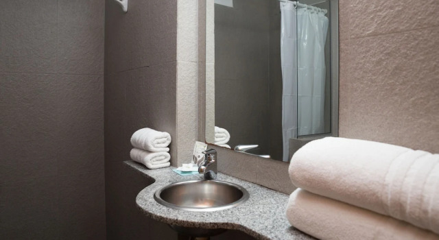 Номер Economy NBH Premier Hotel