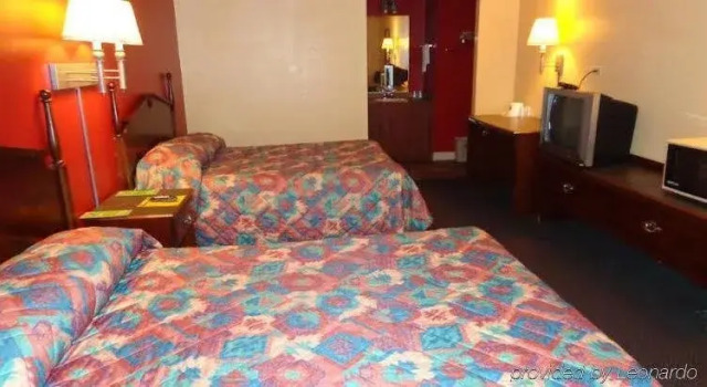 Scottish Inns, Buchen Sie Hotel Rocky Top Tennessee