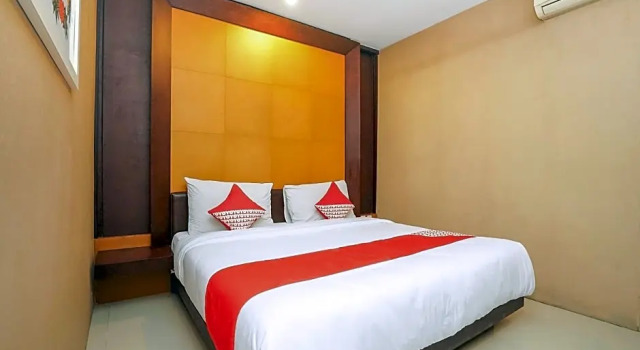 Suite Deluxe OYO 252 Istana Permata Ngagel