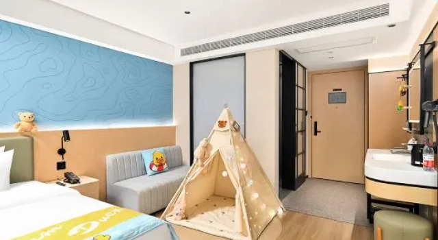 Семейный тент Country Inn Suites By Radisson