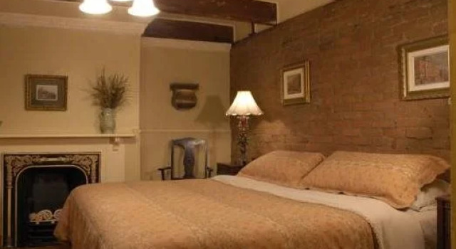 Jade Blue B&B, Забронировать Отель Отели Монреаля 3 звезды, рядом с Place Dupuis, 3*