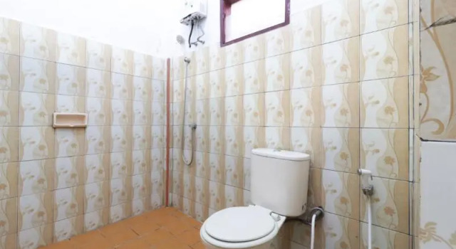 Двухместный номер Standard с балконом Villa Keluarga Bre Batunanggar