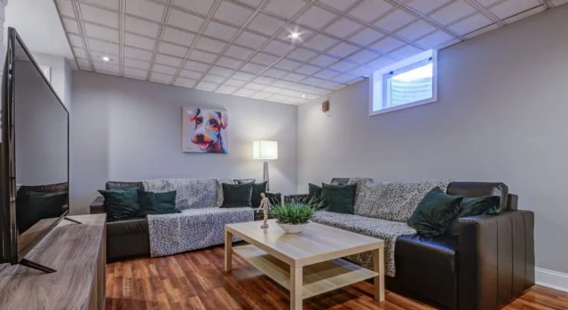 Beautiful modern colonial house 10m to DC, Забронировать Отель Александрия 