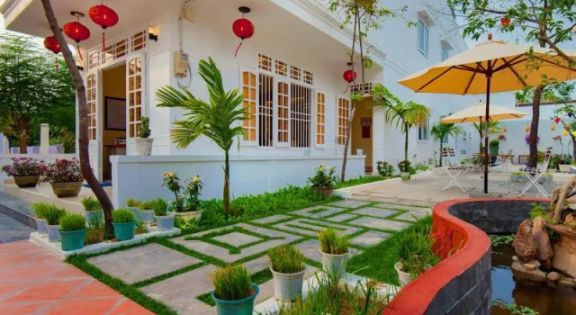 Семейный номер Standard с балконом и с видом на сад Minh Phat Homestay