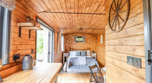 Hideaway Cabin, Prenota Hotel Exeter 