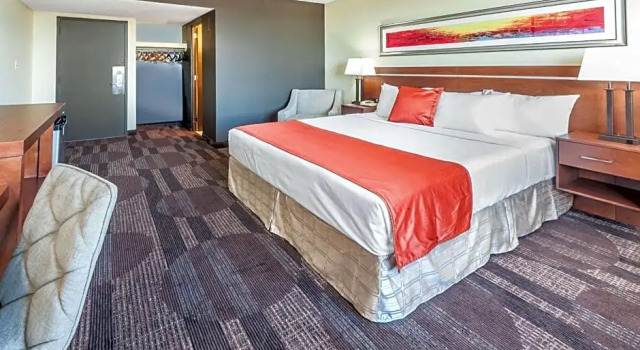 Четырёхместный номер Standard Bedfort Inn & Suites