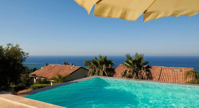 Luxury sea View, With Infinity Pool in Sicily