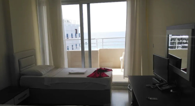 Двухместный номер Standard с видом на бассейн Hotel First Class Didim