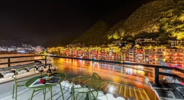 Dawn dawn residential quarters far away town, Prenota Hotel Qiandongnan Cina