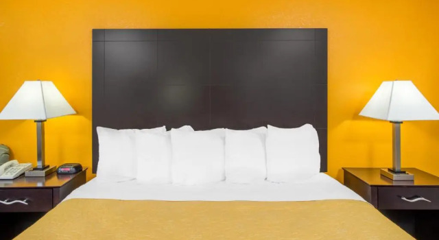 Номер Standard Days Inn by Wyndham Calvert City - Paducah East