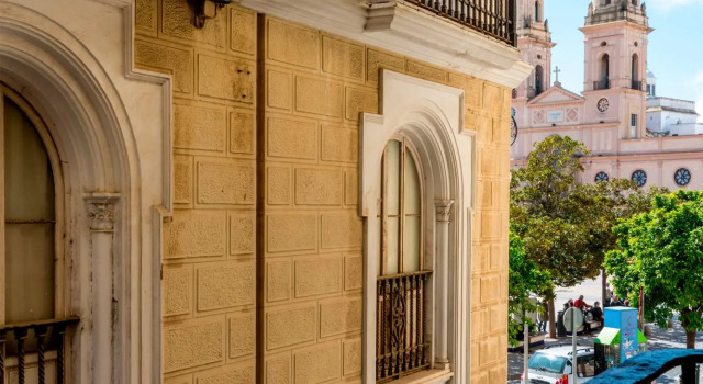 Magnificent 4 Bedroom Apartment in Cadiz Center San Antonio V, Забронировать Апартаменты/квартира Кадис Коста-де-ла-Лус