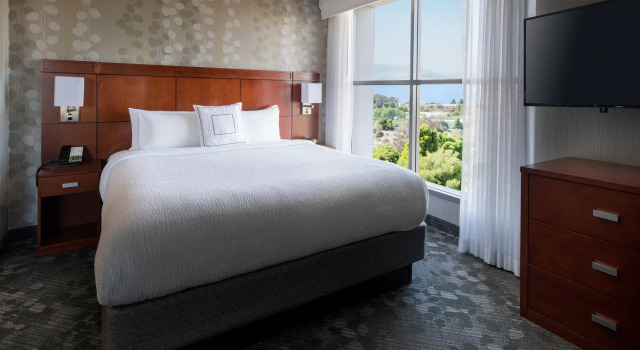 Двухместный люкс Courtyard by Marriott Richmond Berkeley