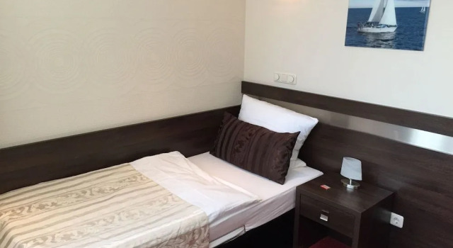 home Hotel, Забронировать Отель Вильгельмсхафен East Frisia, рядом с Stadthalle Wilhelmshaven