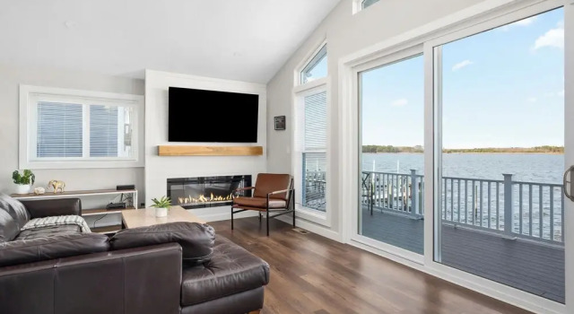 Game Room! Waterfront Group Haven in Ocean Pines, Buchen Sie Ferienhaus Hotels in Maryland mit Parkplatz, Parkplätze