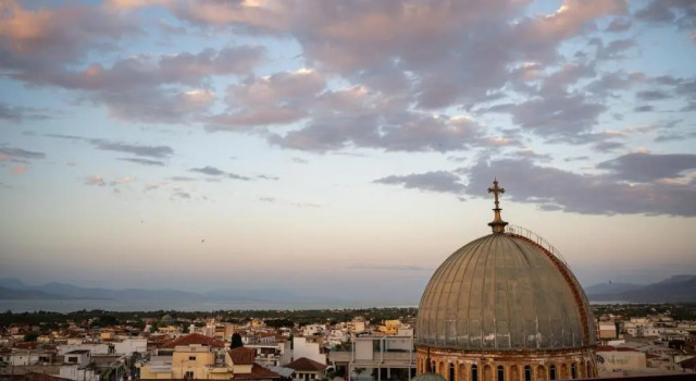John's city center roof studio flat -panorama view, Prenota Hotel Aigio 
