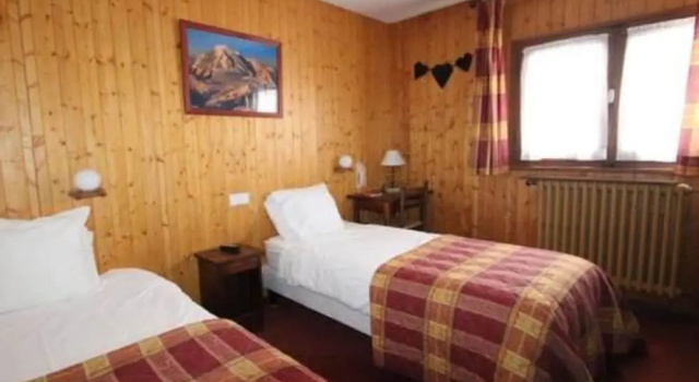 Четырёхместный номер Standard с балконом Logis Hôtel la Cremaillère