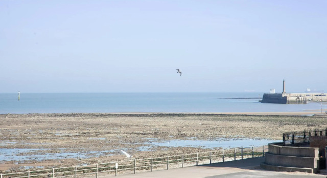 Seascape Retreat with Parking