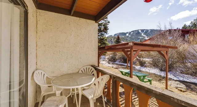 Апартаменты < Half-mi to Red River Ski Area: Townhome w/ Patio