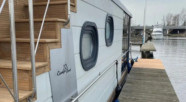 Номер Standard Houseboat at Marina With Lake Views
