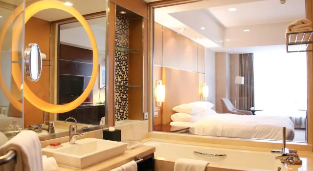 Двухместный номер Standard Crowne Plaza Yantai Sea View by IHG