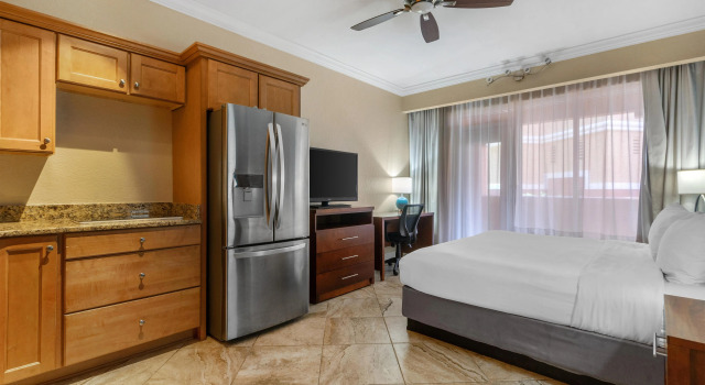 Двухместный люкс с балконом SureStay Plus Hotel by Best Western The Villages