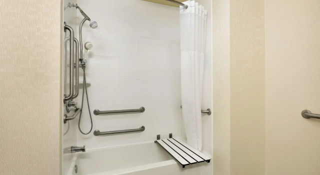 Четырёхместный номер Standard Hampton Inn Wichita Falls-Sikes Senter Mall