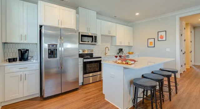 Коттедж Modern Melrose-sleeps 8- Mins to Downtown Broadway