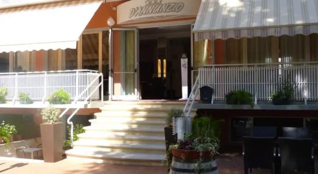 HOTEL DANNUNZIO, Забронировать Отель Каттолика Побережье Римини, рядом с Аквариум Le Navi
