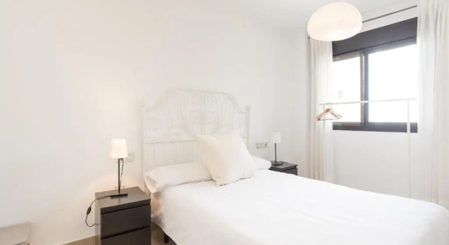 MA1B-Apt Next To City Center, 2 Chillout Areas-Palms, Забронировать Отель Отели Малаги с парковкой, рядом с Музей Хорхе Рандо, Парковка
