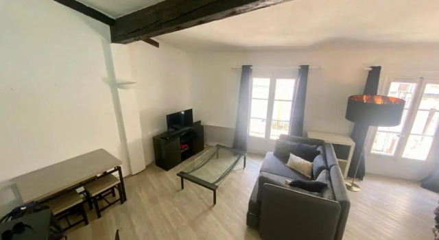 Le Cocon d'Avignon - T2 Duplex 40m2 - Centre historique PARKING WIFI - Intra muros, Забронировать Апартаменты/квартира Отели Авиньона с парковкой, рядом с Филипп Ле Бел Тауэр, Парковка