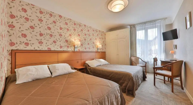 Четырёхместный номер Standard Hôtel Bar Des Vosges