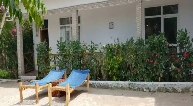 Pole Pole Bungalow