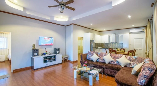 Baan Benjamas, Rezervovat Hotel Hotely v Central Thailand se snídaní, Snídaně