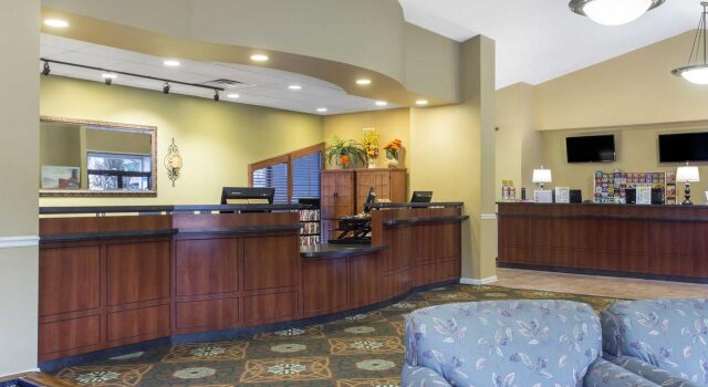 Bear Mount Inn & Suites