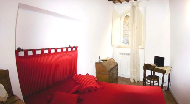 Lorenzini Rooms, Забронировать Отель Сиена Siena Area, рядом с Национальный музей этрусской археологии
