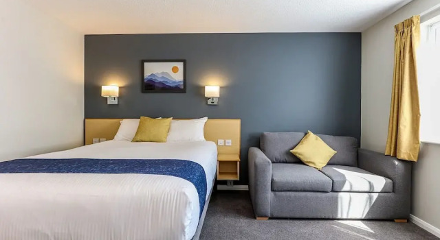 Двухместный семейный номер Standard Days Inn by Wyndham Sedgemoor M5