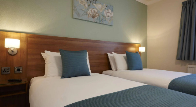 Last Drop Village Hotel & Spa, Забронировать Курортный отель Болтон Большой Манчестер